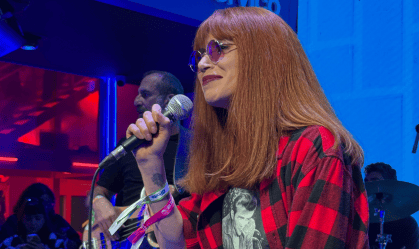 Mel Lisboa canta sucessos de Rita Lee no The Town