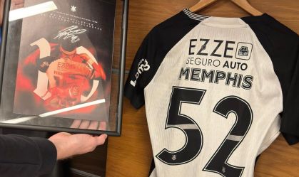 Homenagem do Corinthians para Memphis Depay