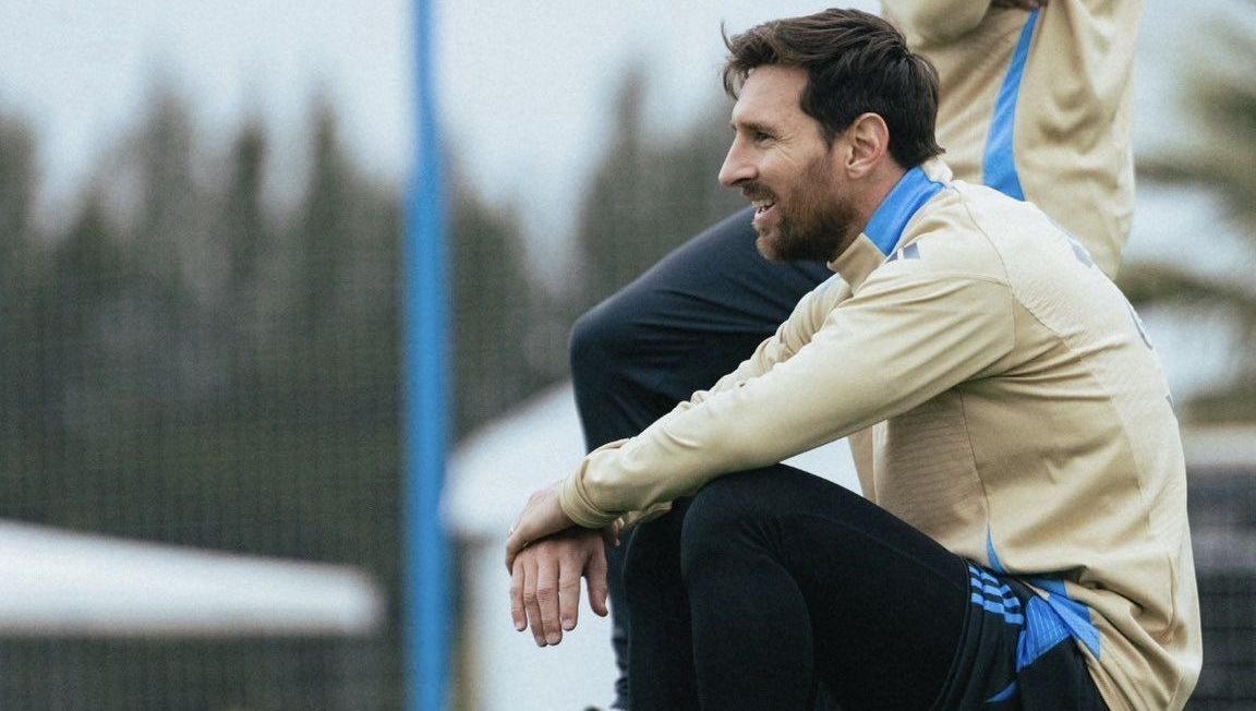 Lionel Messi durante treino da seleção da Argentina