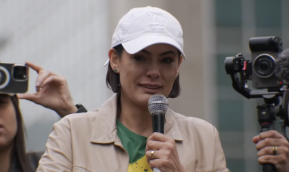 Michelle pede arrependimento de Moraes e diz sofrer perseguição religiosa