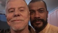 Miguel Falabella posa com Samuel de Assis: "Eu e meu gato na próxima das 9"