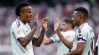 Real Madrid derrota o Espanyol com gols de Éder Militão e Mbappé