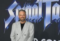 Emmy 2025: Nate Bargatze promete evitar piadas polêmicas na premiação