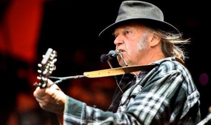 Cantor e compositor canadense Neil Young