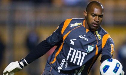 Neneca, ex-goleiro do América-MG, morre aos 45 anos
