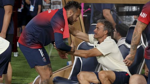 Neymar e Luis Enrique em uma das poucas fotos juntos pelo PSG, antes de o brasileiro ir para o Al-Hilal