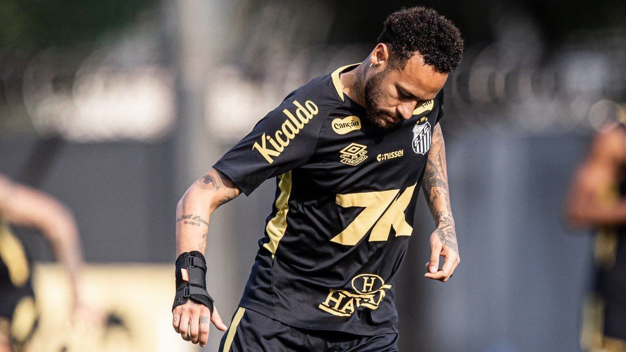 Neymar em treino do Santos