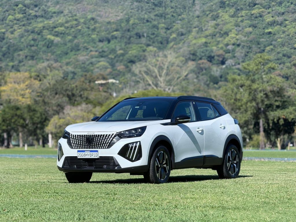 Peugeot 2008 GT Hybrid 2026