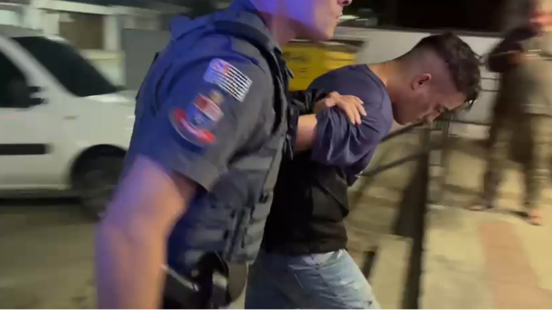 Kelvin Machado Silva, preso em flagrante após tentar aplicar golpe durante entrega