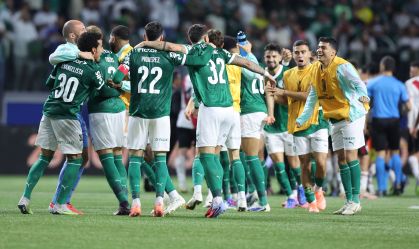 Jogadores do Palmeiras comemoram a classificação para a semifinal da Libertadores sobre o River Plate