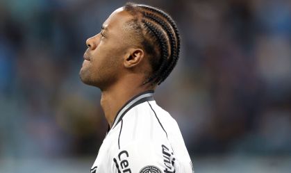 Zagueiro do Botafogo sofre grave lesão no joelho e só deve voltar em 2026