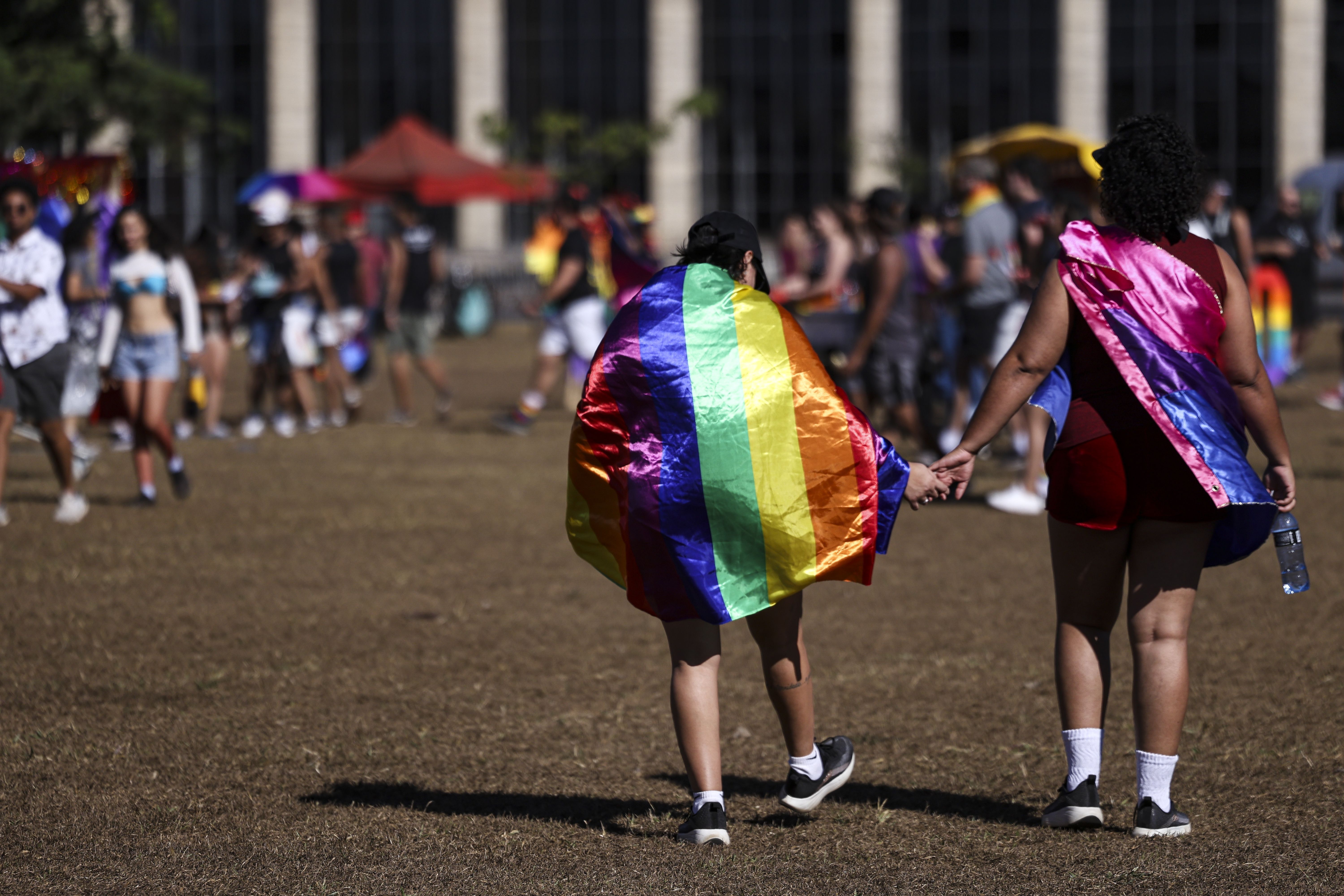 Parada do Orgulho LGBTQIA+ de Brasília, na Esplanada dos Ministérios • Marcelo Camargo/Agência Brasil