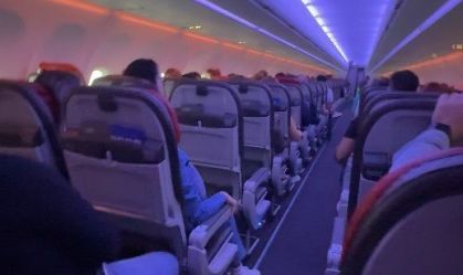 Avião colide com granizo, gera grande turbulência e assusta passageiros