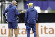 “Up and down”: treino da Seleção Brasileira em inglês viraliza nas redes