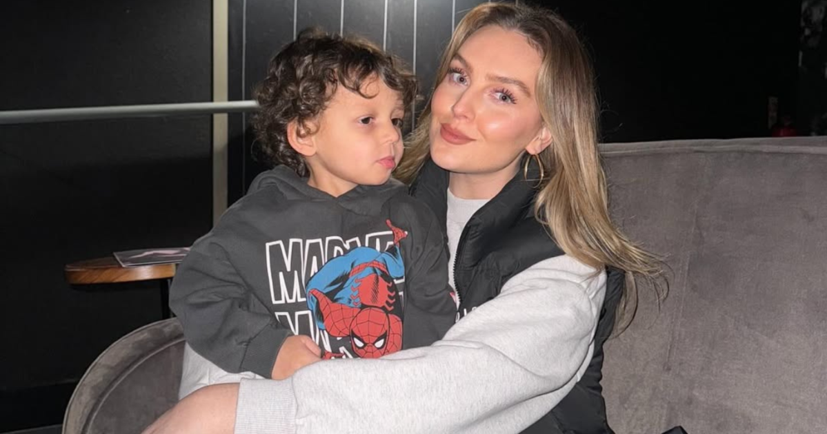 À CNN, Perrie Edwards revela como concilia maternidade com carreira