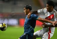 Ex-Vasco marca golaço, e Paraguai vence Peru pelas Eliminatórias da Copa