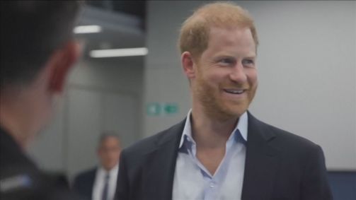 Príncipe Harry visita Centro de Lesões por Explosão na universidade Imperial College, de Londres