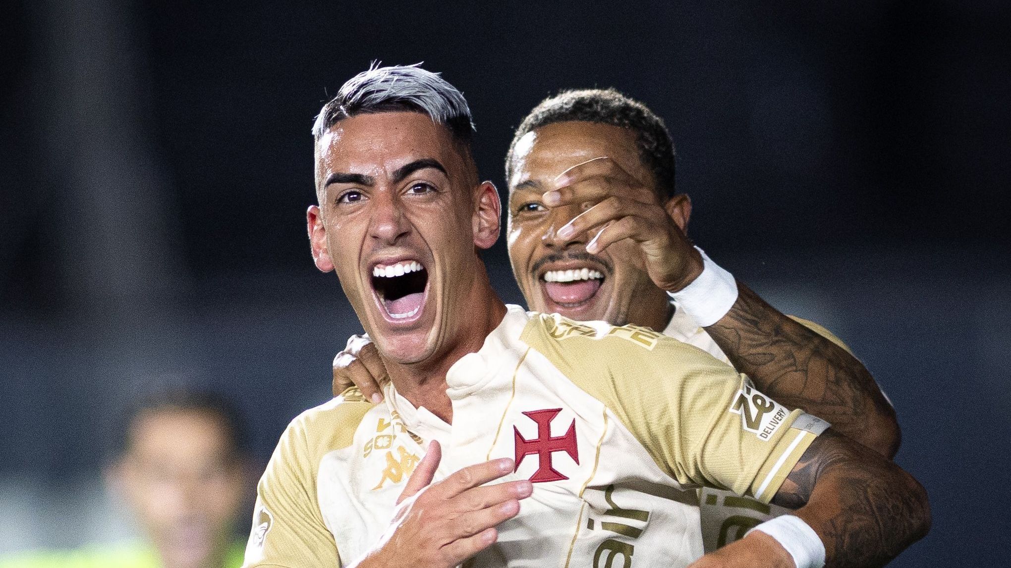 Puma Rodríguez comemora o gol da virada do Vasco contra o Bahia, pelo Brasileirão