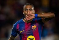 Raphinha marca dois, e Barcelona goleia o Valencia por 6 a 0 em La Liga