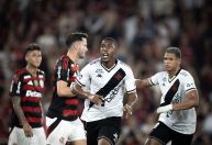 "Nunca corri tanto em minha vida", brinca autor de gol do Vasco