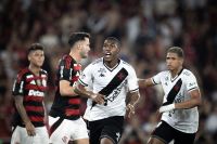 "Nunca corri tanto em minha vida", brinca autor de gol do Vasco