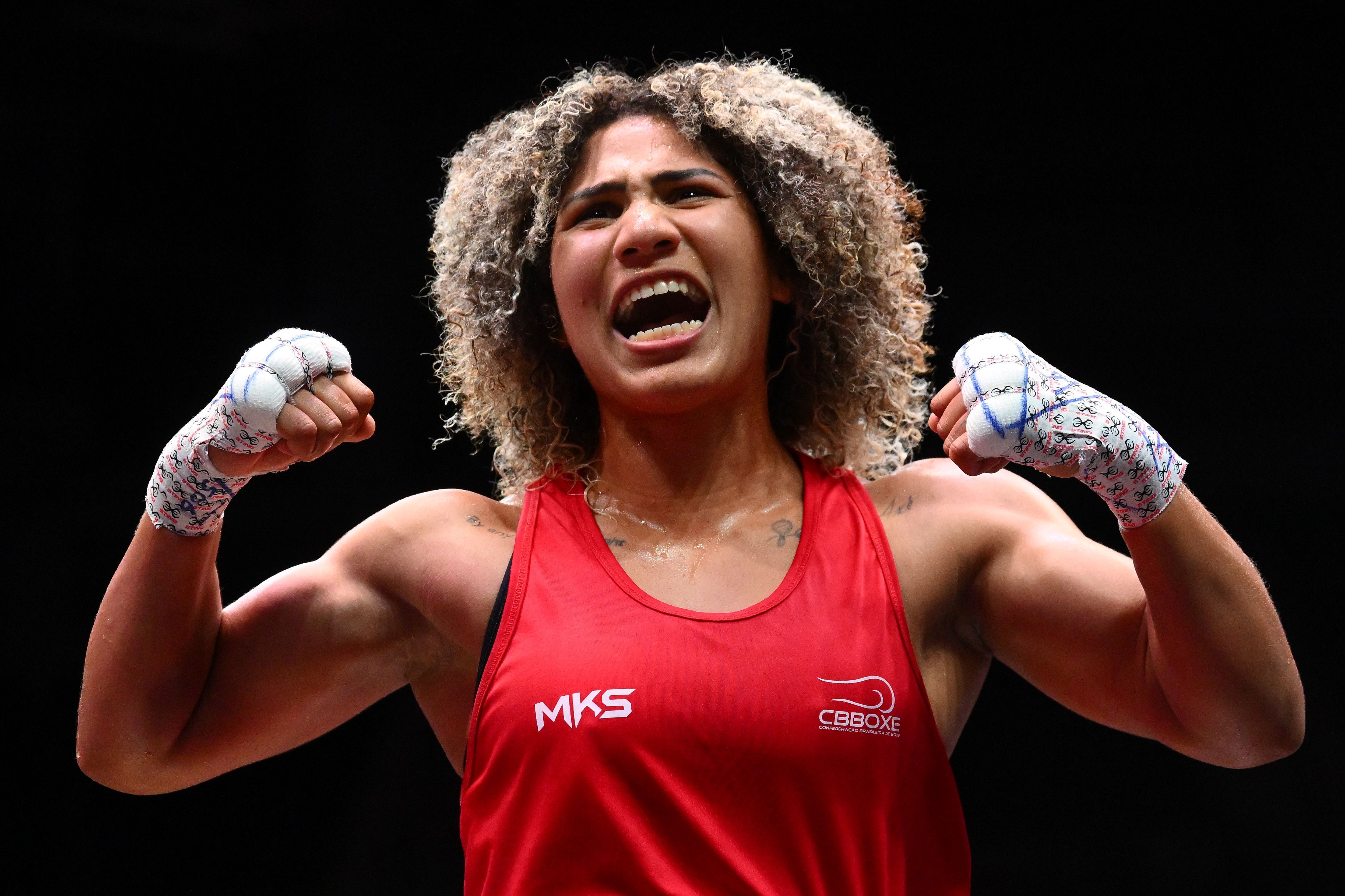Rebeca Lima leva o ouro no Mundial de Boxe, na categoria até 60kg