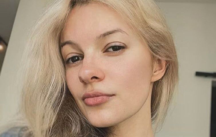 Iryna Zarutska, de 23 anos, foi esfaqueada mortalmente em agosto enquanto viajava em um trem noturno de Charlotte, na Carolina do Norte • Iryna Zarutska/Instagram