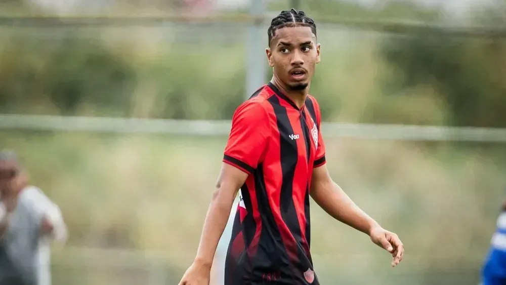 Wenrry Kawai, o Ronaldinho japonês, em ação na base do Vitória