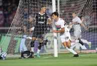 Dinenno dá fim a jejum, e São Paulo vence Botafogo pelo Brasileirão