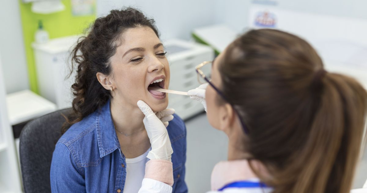 Julho Neon: nova campanha incentiva a conscientização sobre a saúde bucal