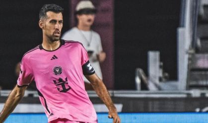 Lenda do Barcelona anuncia aposentadoria do futebol aos 37 anos