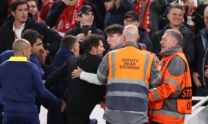 Simeone desabafa após expulsão contra o Liverpool: “Xingado por 90 minutos”