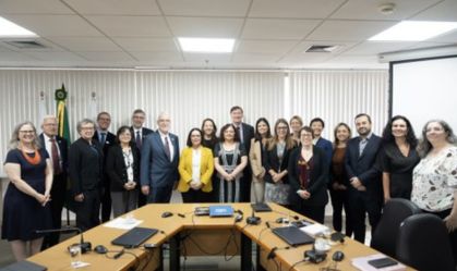 Bolsa de doutorado nos EUA: Brasil firma parceria para 50 vagas em Illinois