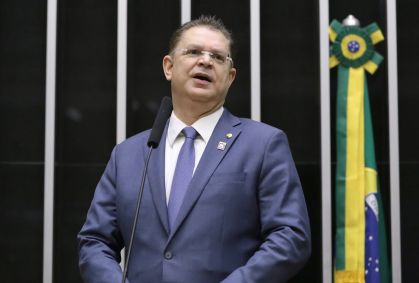 Hugo tem um combinado de votar a anistia, diz Sóstenes à CNN