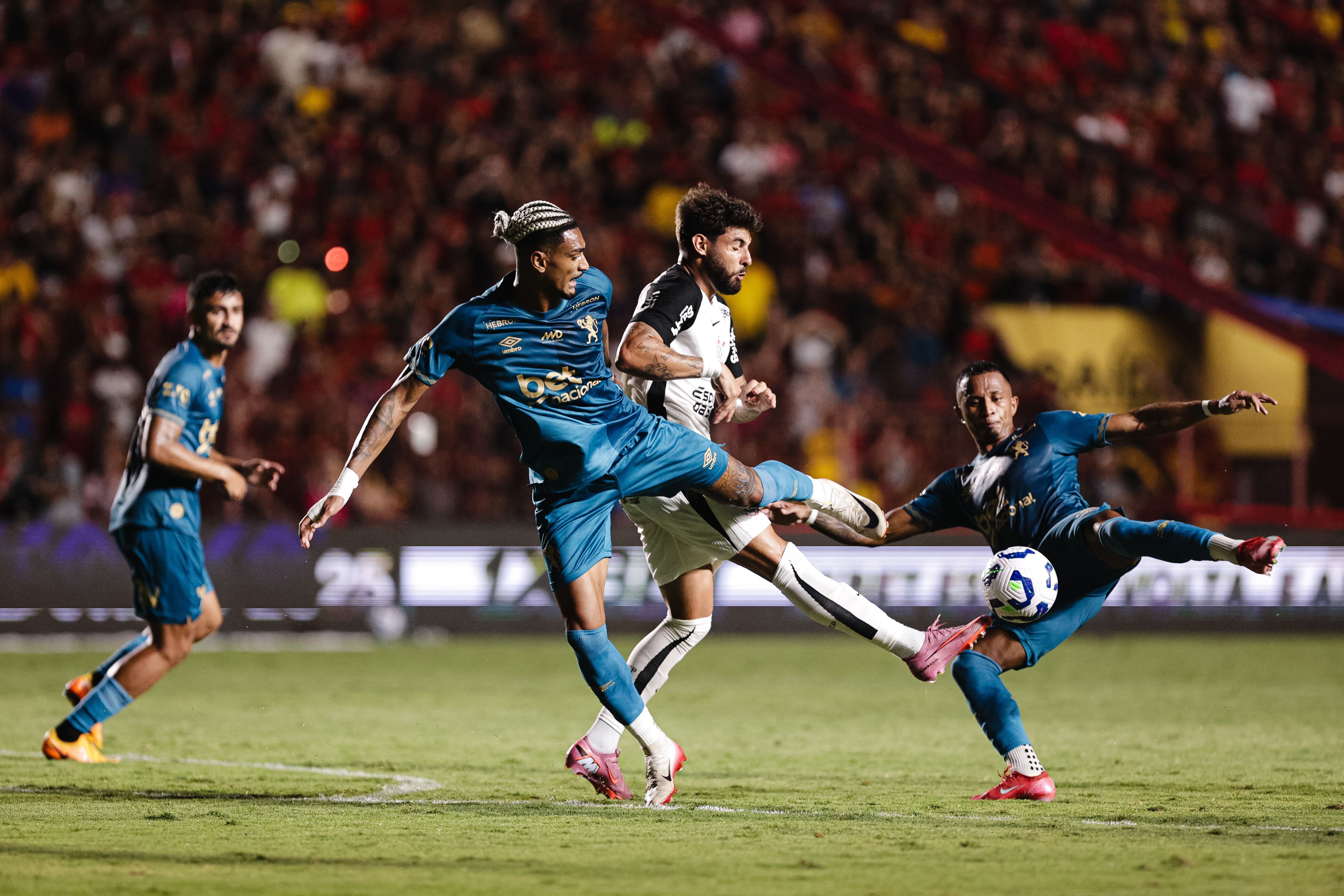 Lance de Sport x Corinthians pelo Brasileirão