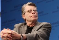 Stephen King se desculpa por comentário após morte de Charlie Kirk