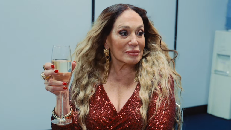 Susana Vieira diverte internautas ao contar o que pergunta para o ChatGPT