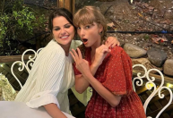 Taylor Swift discursou no casamento de Selena Gomez, diz site; saiba mais
