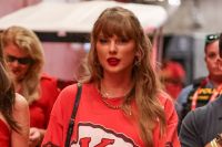 Taylor Swift frustra fãs e não comparece em jogo de Travis Kelce no Brasil