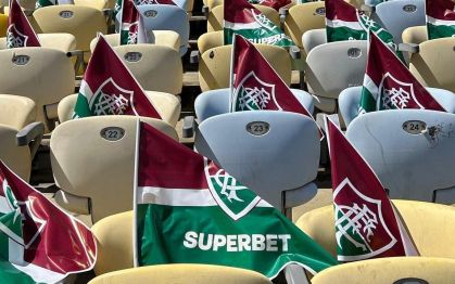 As bandeiras que compuseram a festa do Fluminense no Maracanã