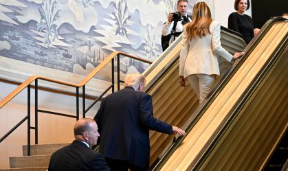 Vídeo: Veja momento em que escada rolante da ONU trava com Trump e Melania