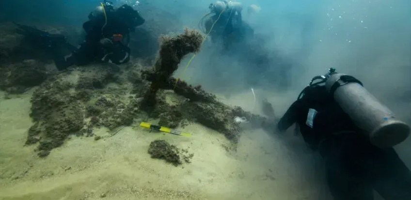Várias âncoras foram encontradas no local • National Geographic via CNN Newsource