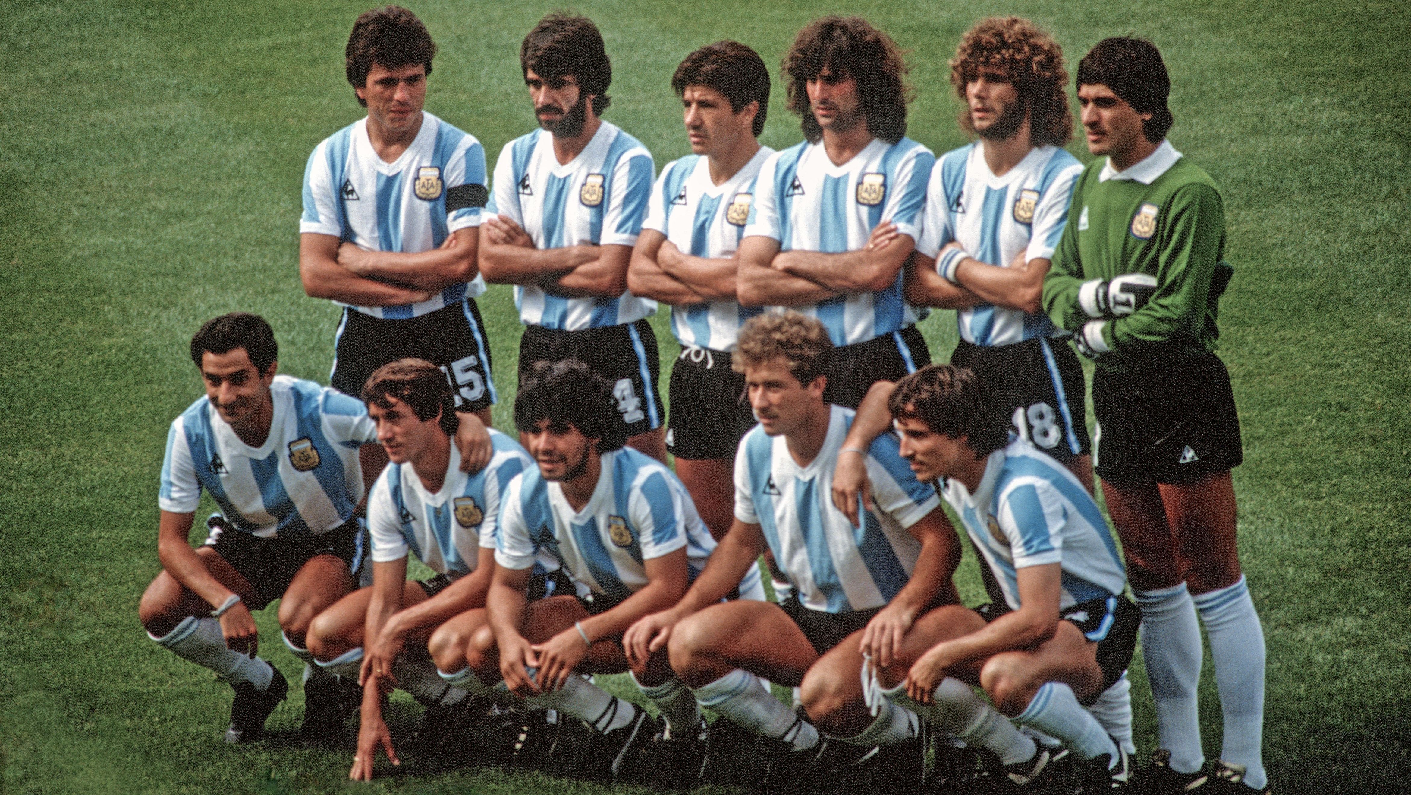 Fillol, de verde, foi o goleiro titular da Argentina nas Copas de 1978 e 1982