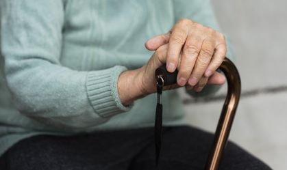 Limitação física é o maior medo do brasileiro ao envelhecer, mostra estudo