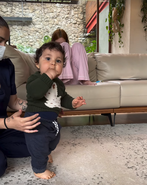 Ravi, filho caçula de Viih Tube e Eliezer, dando os primeiros passos • Reprodução/Instagram