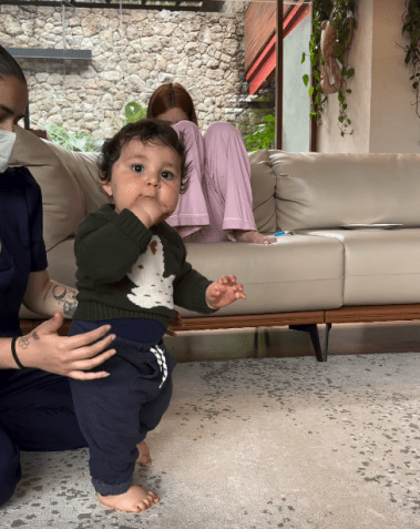 Ravi, filho caçula de Viih Tube e Eliezer, dando os primeiros passos • Reprodução/Instagram