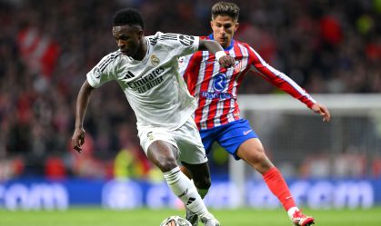 Vini Jr. e Simeone em lance de Real Madrid x Atlético de Madrid