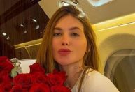 Virginia ganha buquê de flores após aparição com Vini Jr.