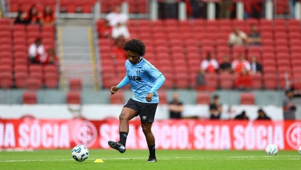 Sob pressão, futuro de Luís Castro no Grêmio depende de vitória nos GreNais