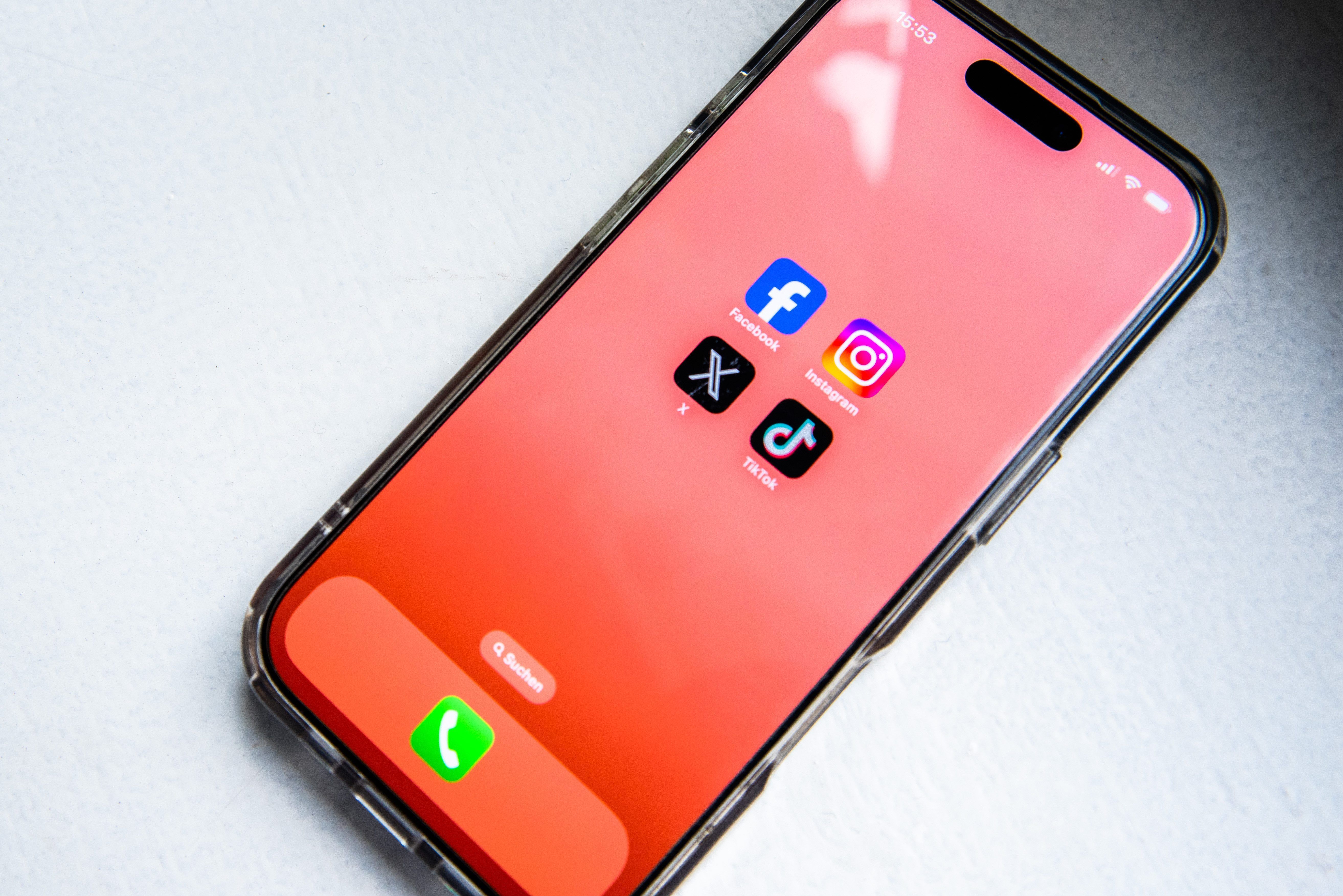 Aplicativo X é vista na tela de um smartphone